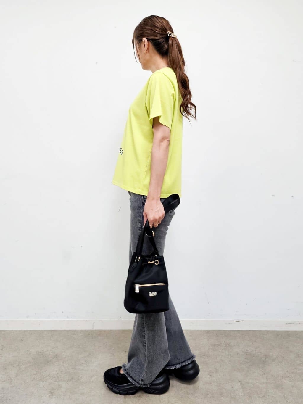 ゆゆさんの「SHOO･LA･RUE｜【S-LL/ひんやり/汗ジミ軽減/UVカット】グラフィックアソートTシャツ」を使ったコーディネート