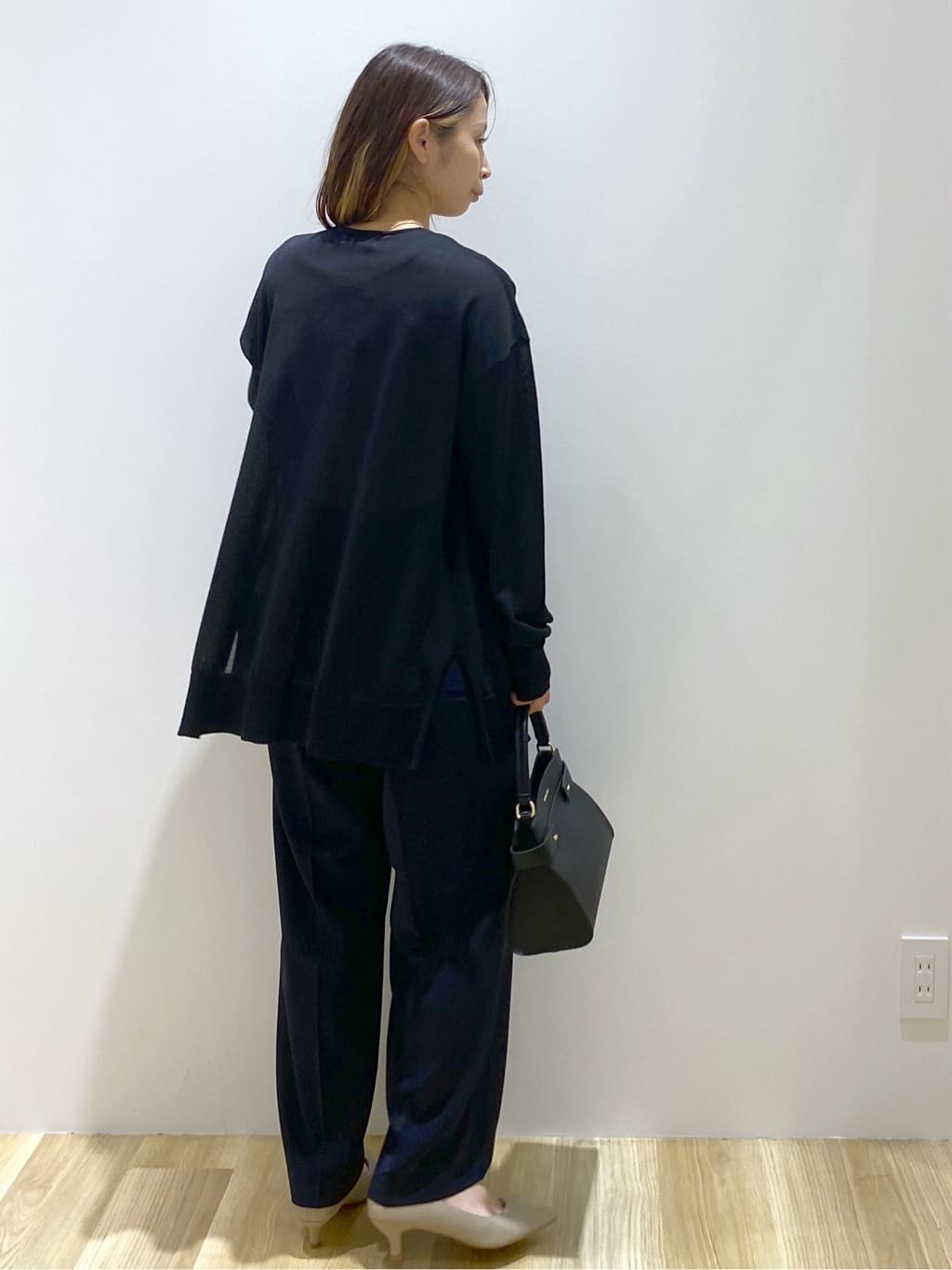 えりさんの「OPAQUE.CLIP｜ミドル丈トッパーニットカーディガン【洗濯機洗い可／接触冷感／抗ピル】」を使ったコーディネート