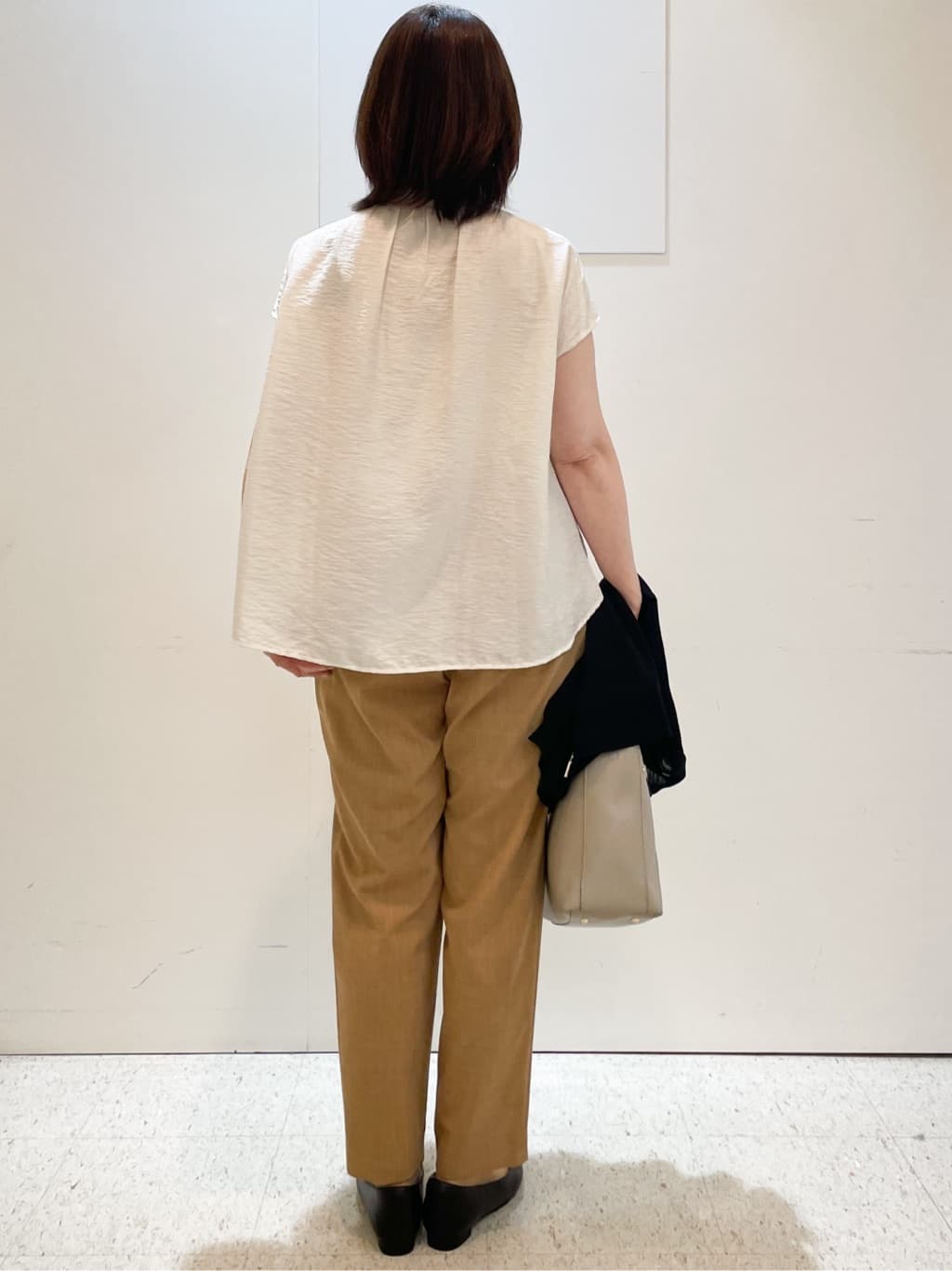 めいさんの「Reflect｜【二の腕さりげなくカバー】バンドカラーブラウス」を使ったコーディネート