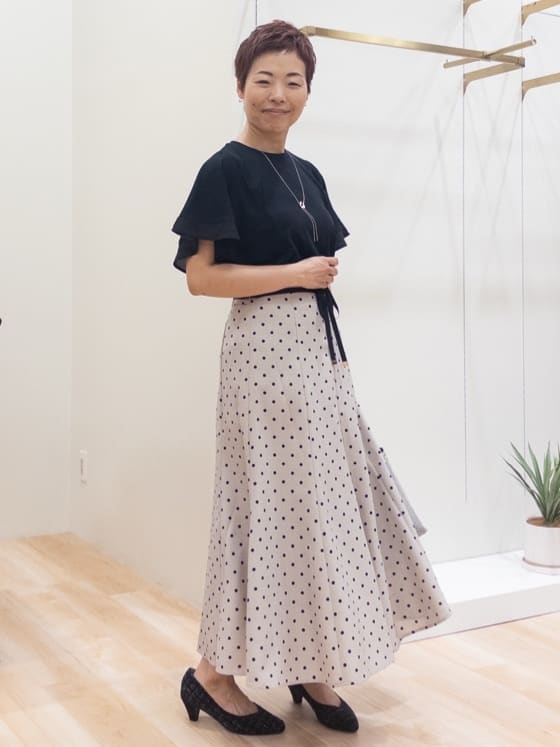 シュウコさんの「grove｜ドットで華やぐ　軽やかマーメイドスカート」を使ったコーディネート