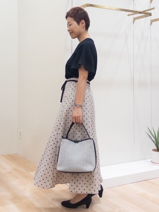 シュウコさんの「grove｜ドットで華やぐ　軽やかマーメイドスカート」を使ったコーディネート