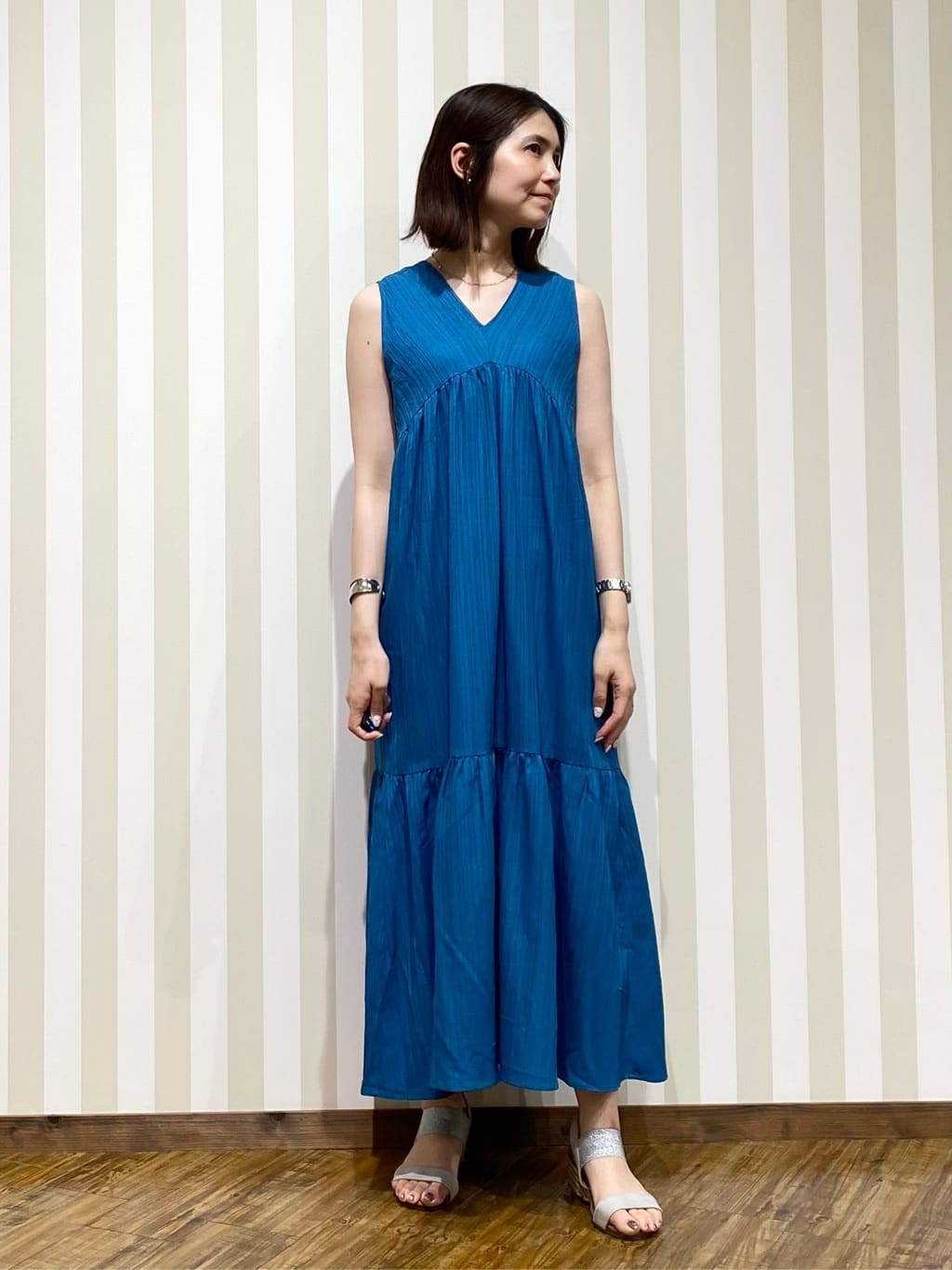 SAOさんの「SHOO･LA･RUE｜キラッと光るラメとスパンコールが印象的 メッシュカーディガン」を使ったコーディネート