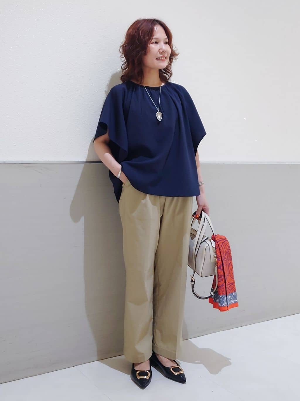 maruさんの「THE SHOP TK｜フレアスリーブブラウス【二の腕カバー/UV/洗濯機OK】」を使ったコーディネート