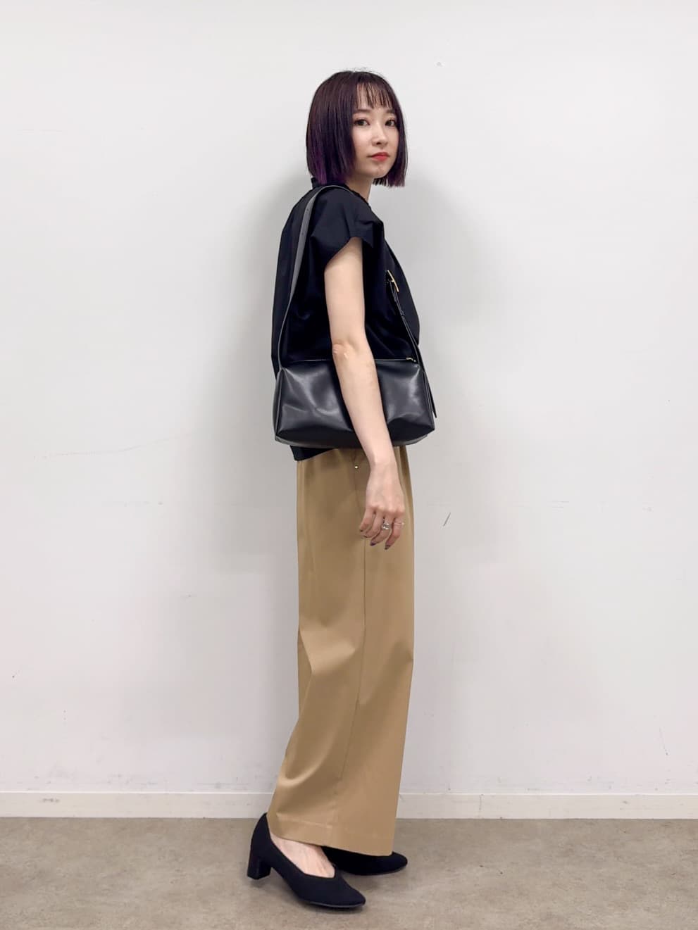𝐜𝐡𝐢𝐤𝐚さんの「SHOO･LA･RUE｜【洗える/S-LL】プチフリル襟が女性らしい フレンチスリーブシャツ」を使ったコーディネート