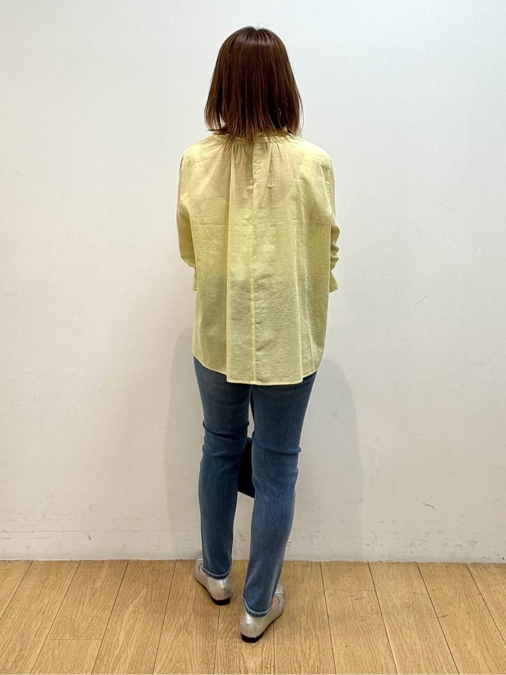 mikkoさんの「INDIVI｜【通年活躍！褒められデニム】スキニー デニムパンツ」を使ったコーディネート