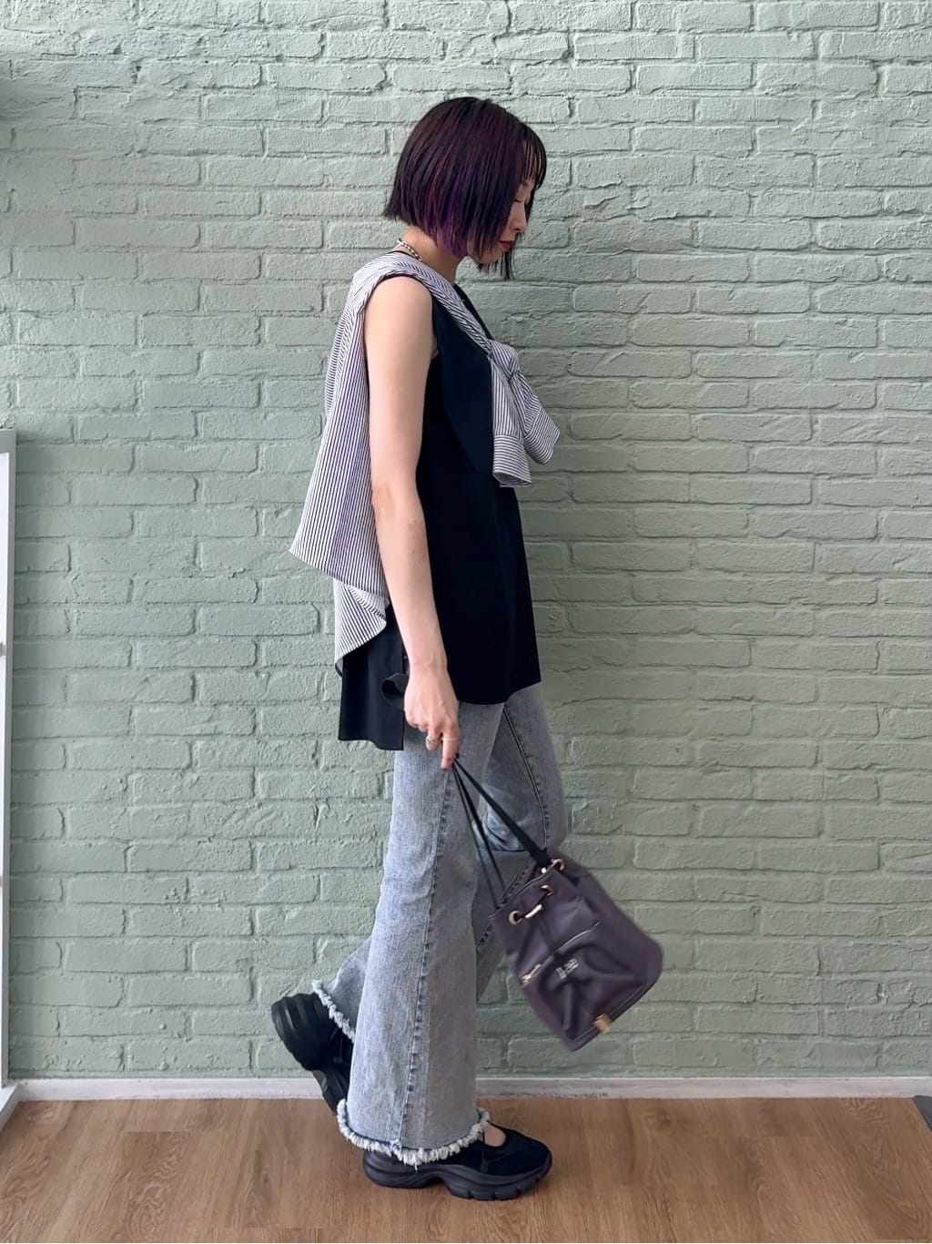 𝐜𝐡𝐢𝐤𝐚さんの「SHOO･LA･RUE｜【ひんやり/S-LL】ストレッチフレアデニム」を使ったコーディネート