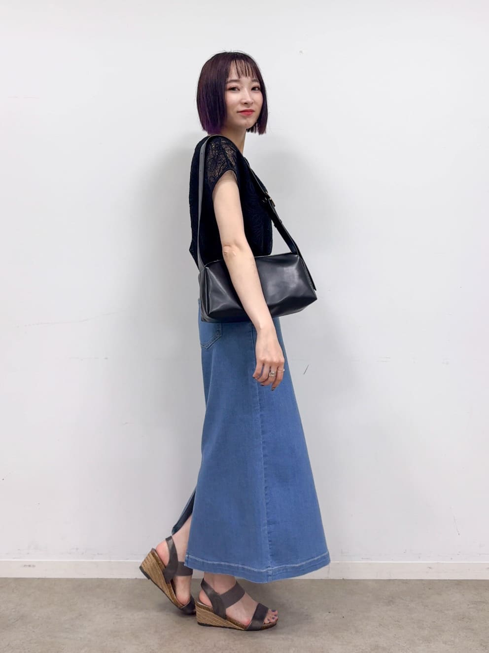 𝐜𝐡𝐢𝐤𝐚さんの「SHOO･LA･RUE｜【2点セット】刺繍レーストップス」を使ったコーディネート