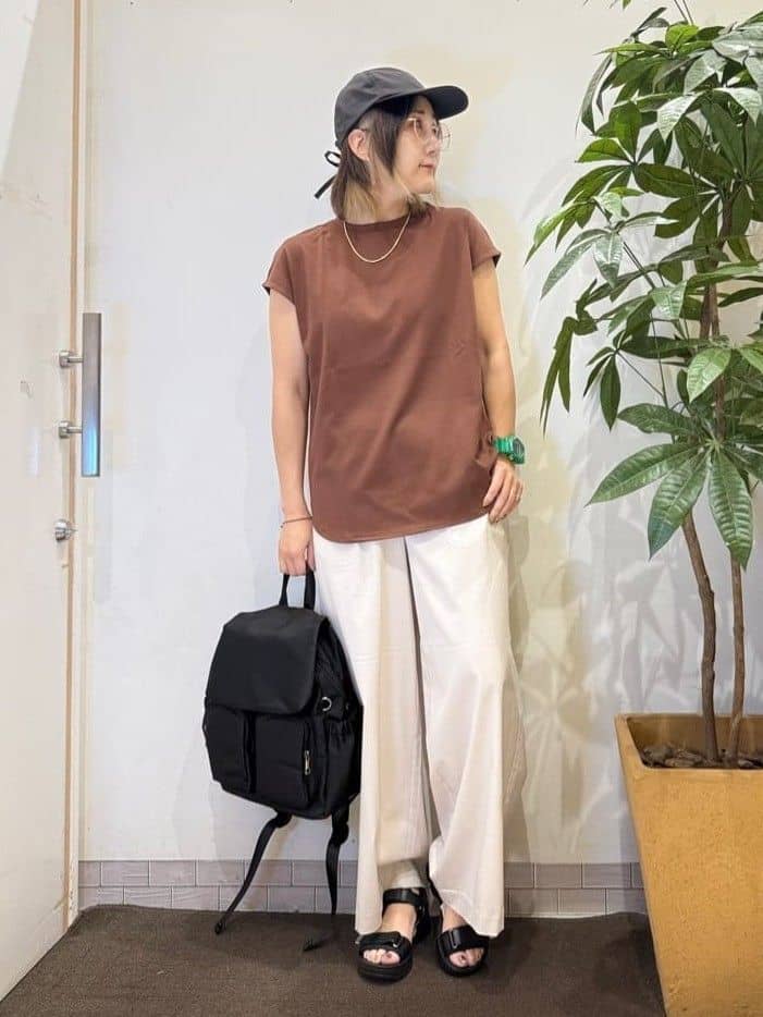 misakiさんの「SHOO･LA･RUE｜【S-LL/汗ジミ軽減/ひんやり/UV】インせず着られる フレンチスリーブTシャツ」を使ったコーディネート