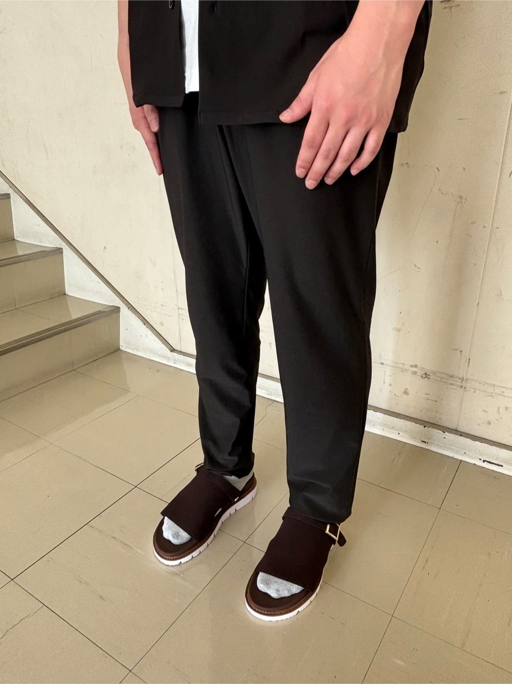 圭哉さんの「TAKEO KIKUCHI｜【COOL CITY WEAR】エアートール オープンカラーシャツ /接触冷感・通気性」を使ったコーディネート