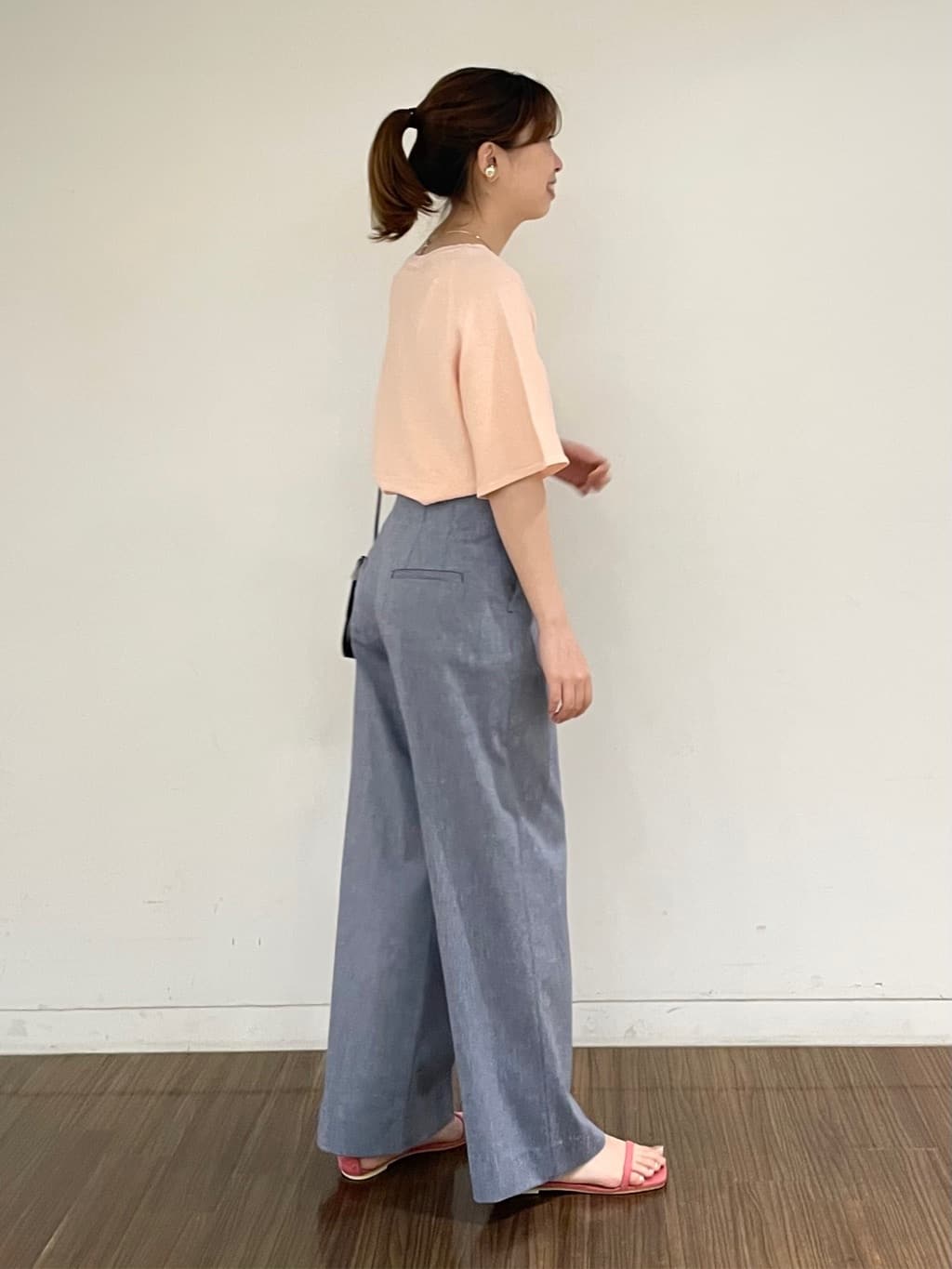 ねねさんの「INDIVI｜【デニムライク】マリンボタン リネン混ワイドパンツ」を使ったコーディネート