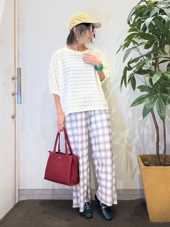 misakiさんの「SHOO･LA･RUE｜【S-LL】涼やかで好印象 シアーチェック ドルマントップス」を使ったコーディネート