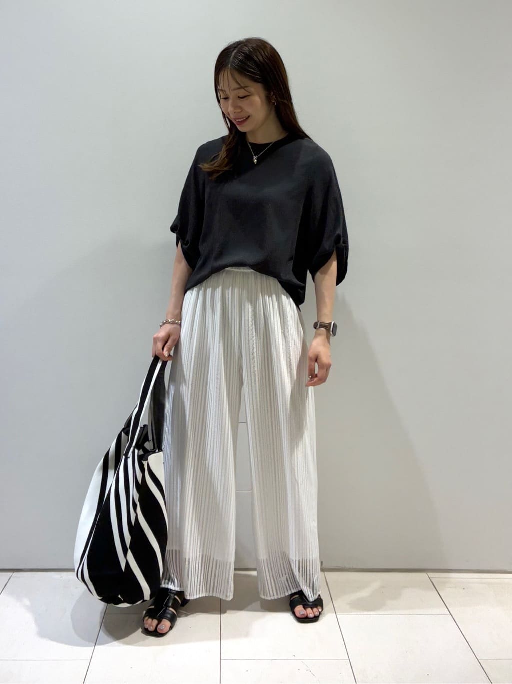 KAOさんの「INDIVI｜【洗える／セットアップ可能】ラッセルワイドパンツ」を使ったコーディネート