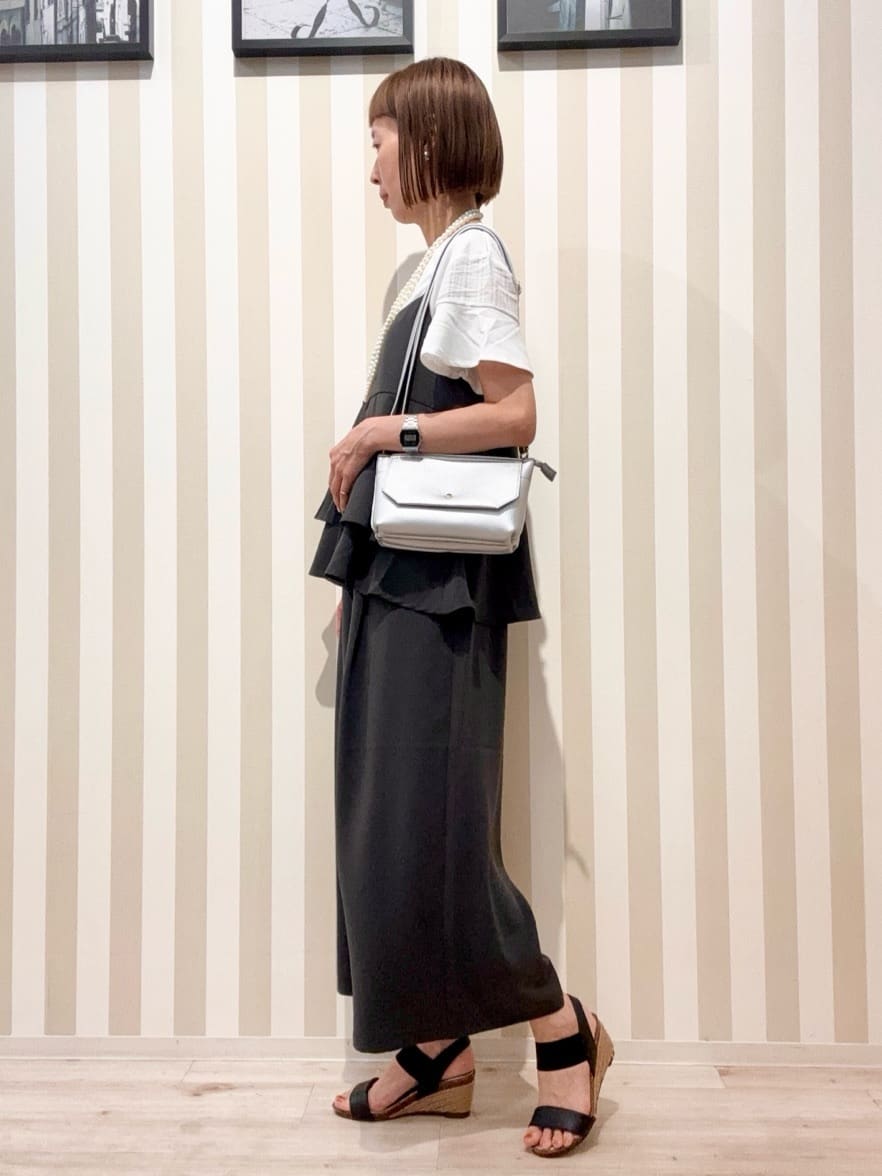まつこさんの「SHOO･LA･RUE｜【S-LL/セットアップ可/ひんやり】女性らしさ溢れる ティアードキャミソール」を使ったコーディネート