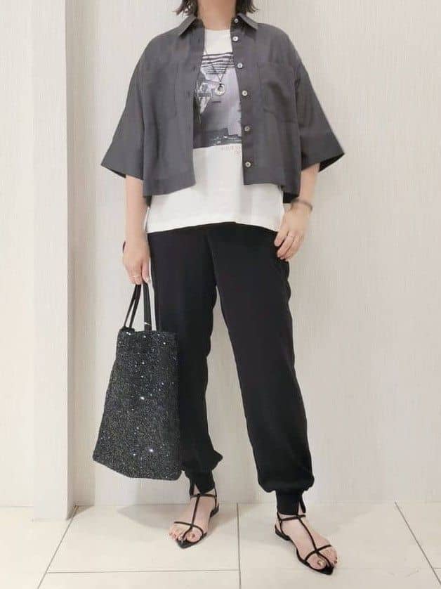 naokoさんの「UNTITLED｜【前開き/洗える】ショート丈シアーシャツ」を使ったコーディネート