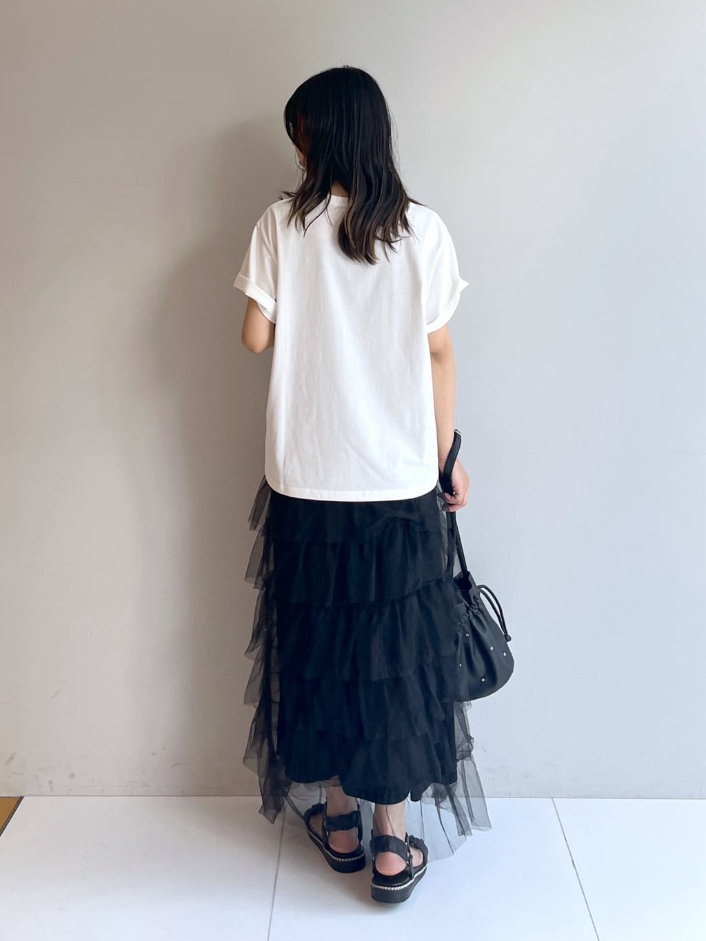 cotaniさんの「SHOO･LA･RUE｜【2点セット/S-LL】コーデの主役になる チュールティアードスカート」を使ったコーディネート