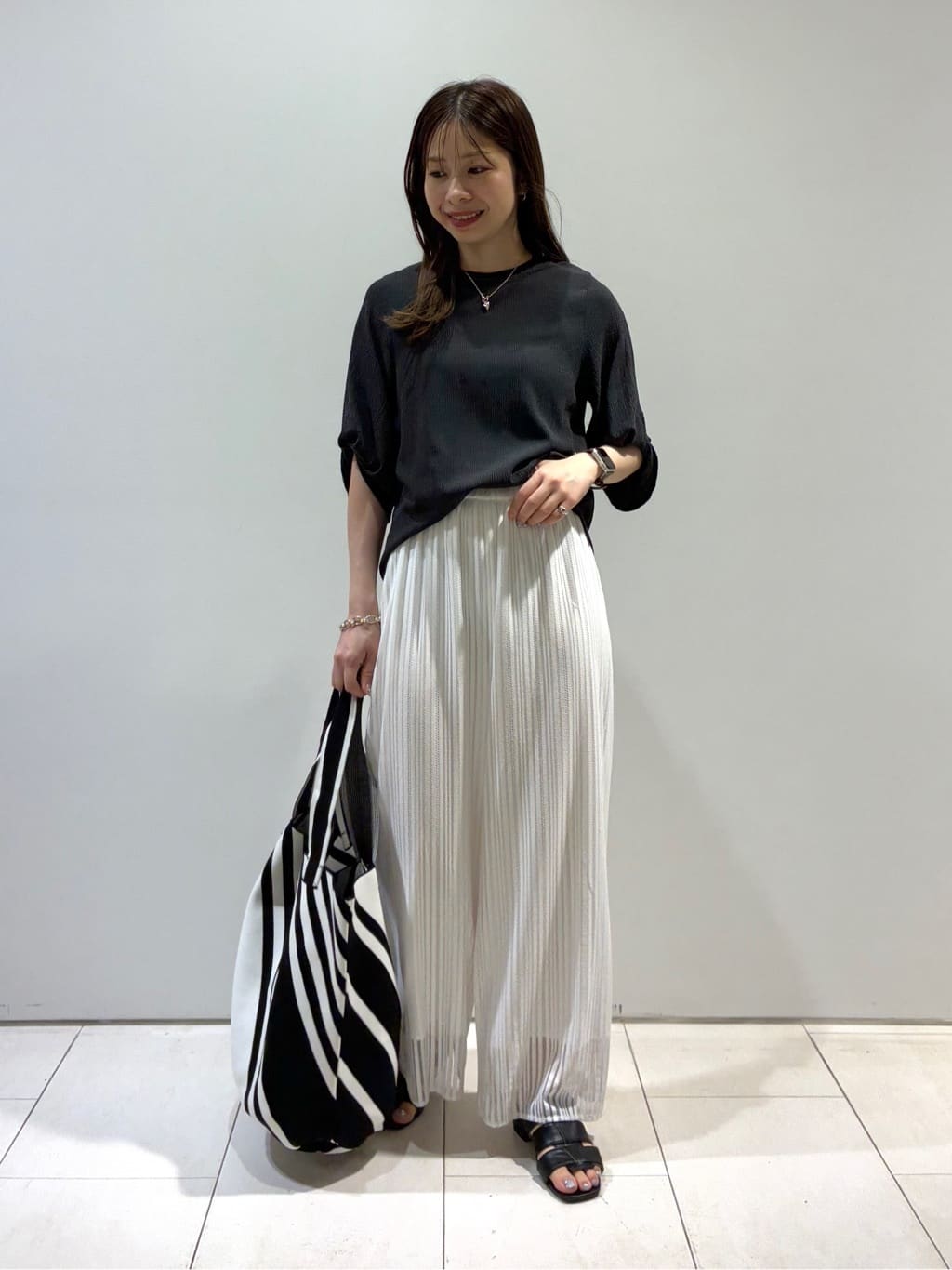 KAOさんの「INDIVI｜【洗える／セットアップ可能】ラッセルワイドパンツ」を使ったコーディネート