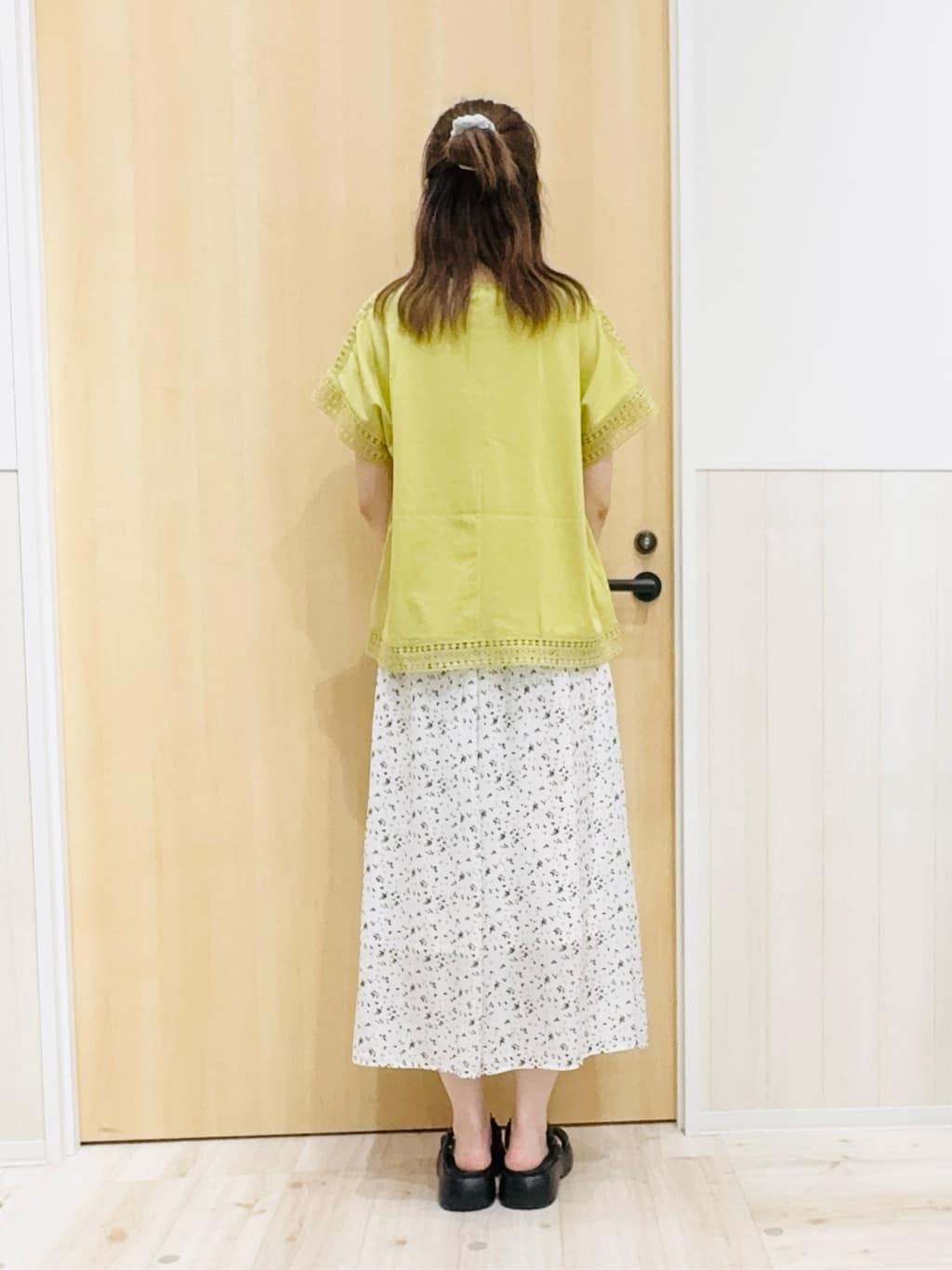 Naさんの「SHOO･LA･RUE｜【S-LL/ひんやり】インせず決まる 楽してきれいなレース付きトップス」を使ったコーディネート
