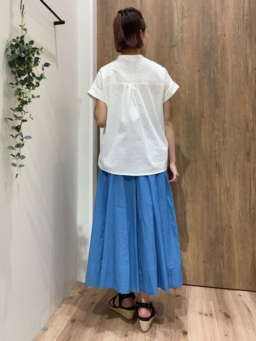 まなしぃさんの「grove｜涼やかさと上品さを兼ね備えた　レースシャツブラウス」を使ったコーディネート