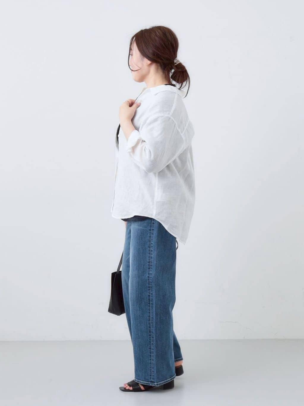 kaoさんの「INDIVI｜【褒められデニム】ワイドストレート デニムパンツ」を使ったコーディネート