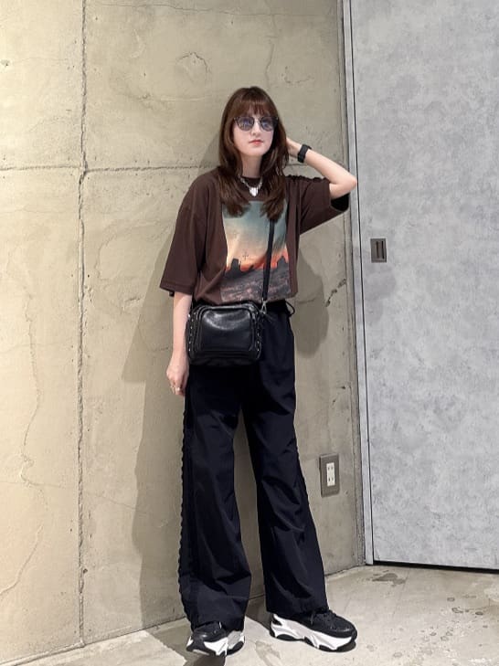 MIKAさんの「tk.TAKEO KIKUCHI｜ウェスタンフォトスタッズTシャツ」を使ったコーディネート