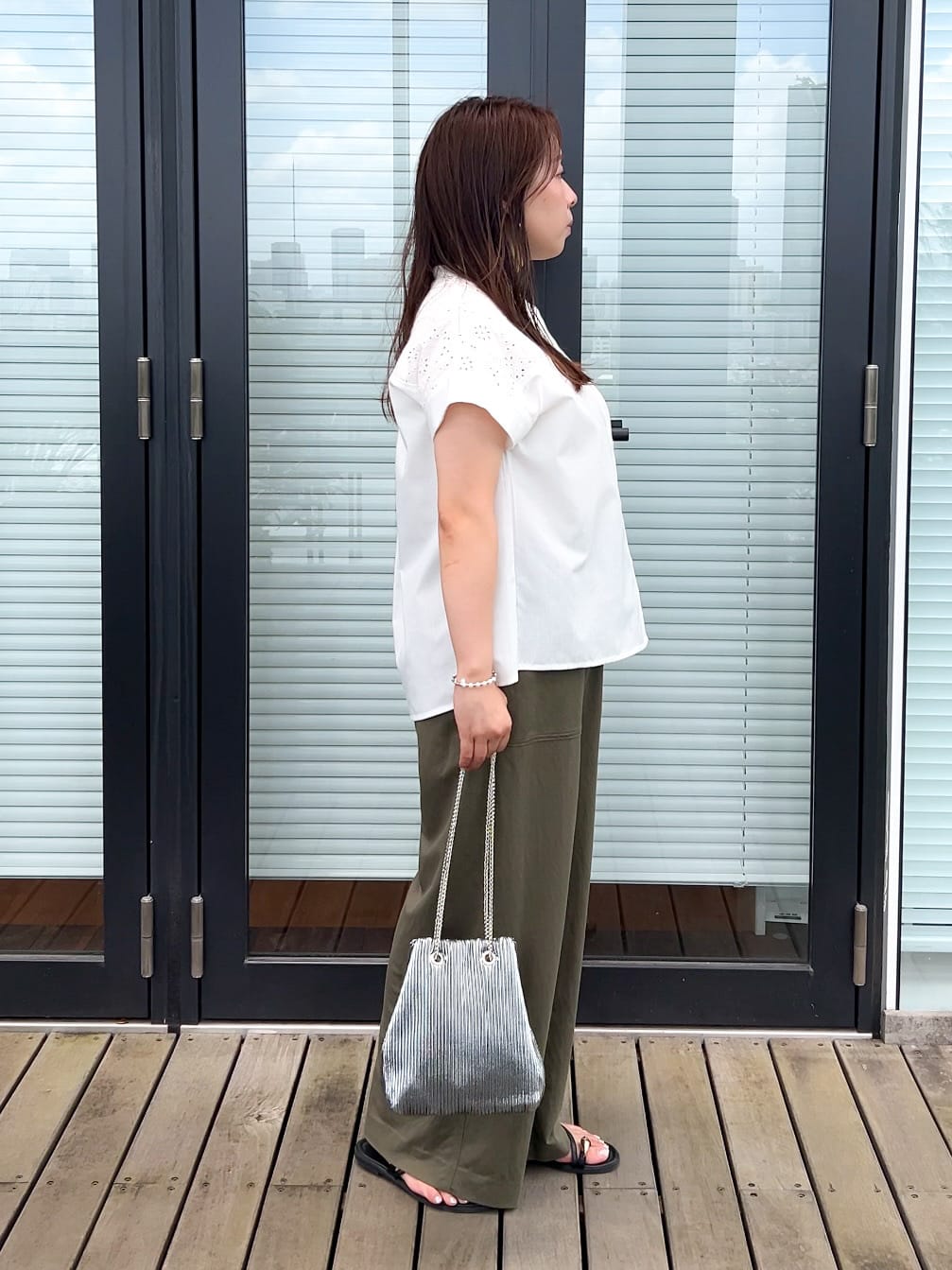 ちびゆきさんの「grove｜涼やかさと上品さを兼ね備えた　レースシャツブラウス」を使ったコーディネート