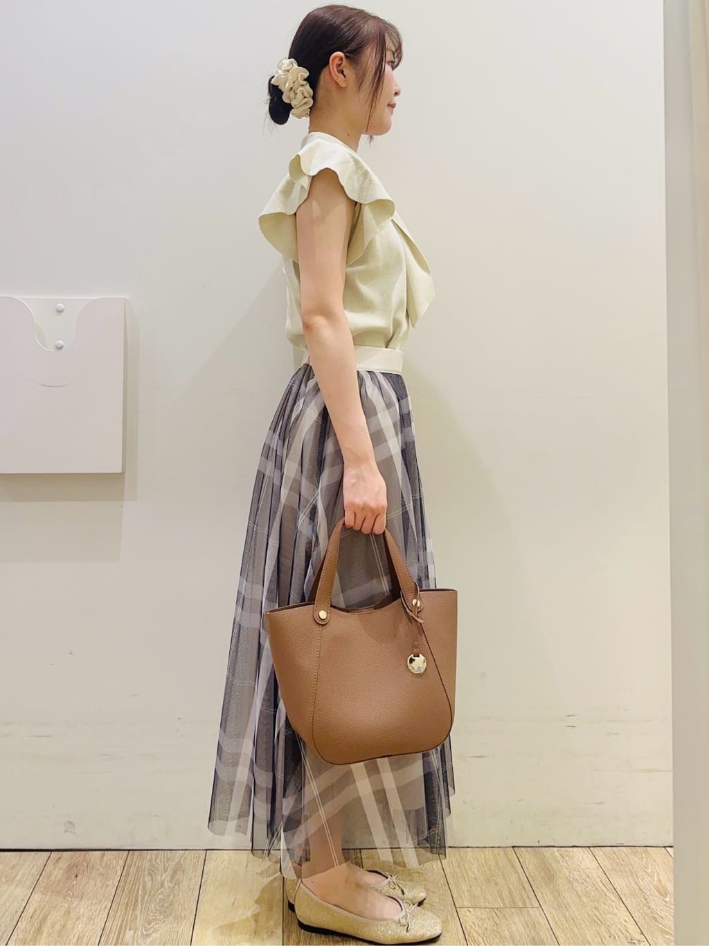MOMOさんの「index｜フレアスリーブボウタイニット【洗濯機洗い可／接触冷感／抗ピル】」を使ったコーディネート