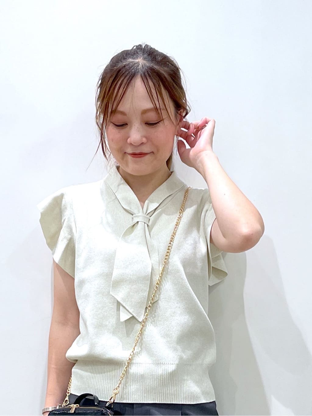 Junさんの「index｜フレアスリーブボウタイニット【洗濯機洗い可／接触冷感／抗ピル】」を使ったコーディネート