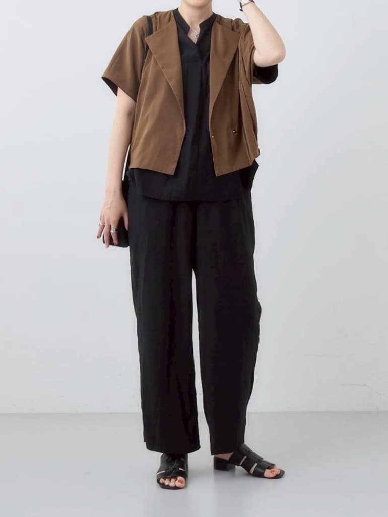 yuriさんの「INDIVI｜【洗える／UVケア／SETUP可能】ドロストワイドパンツ」を使ったコーディネート