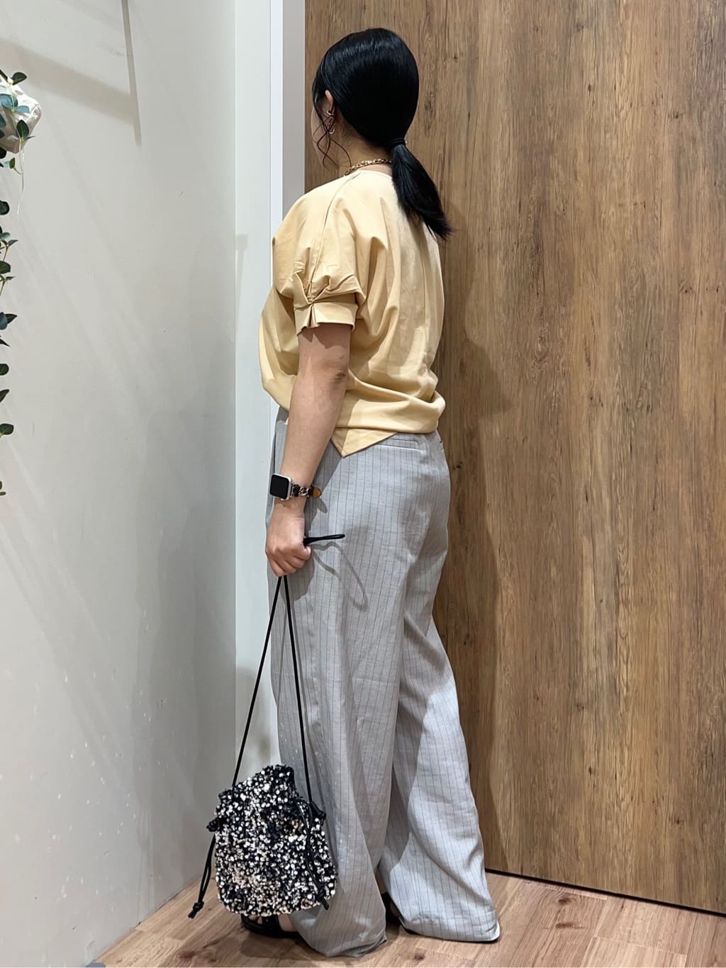 Reinaさんの「grove｜ロープベルトで差がつく 洗練リラックスパンツ」を使ったコーディネート