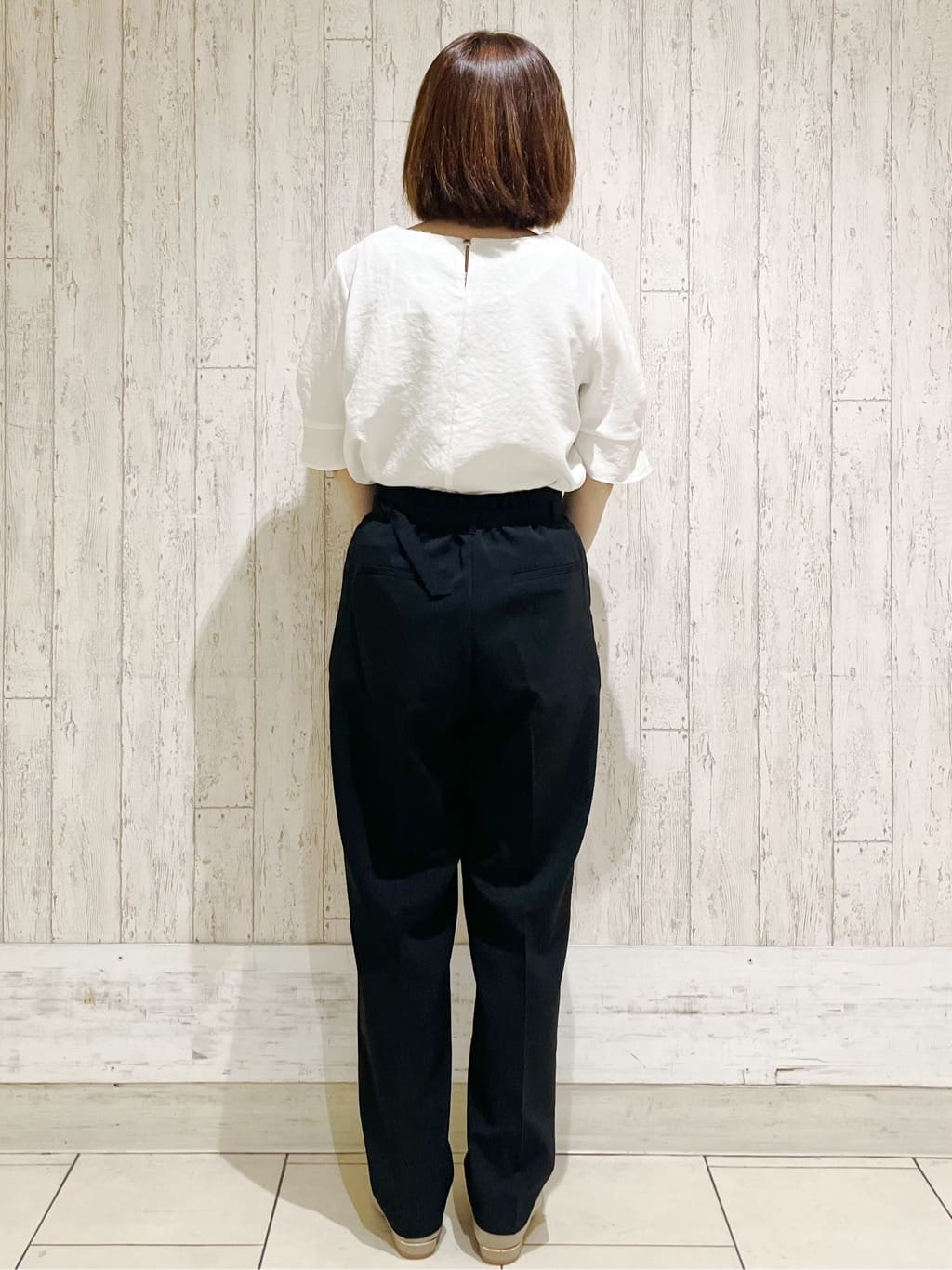 kcさんの「index｜《8色展開／XS-LLサイズ》タックパフスリーブブラウス【洗濯機洗い可／吸水速乾／防シワ／抗ピル】」を使ったコーディネート