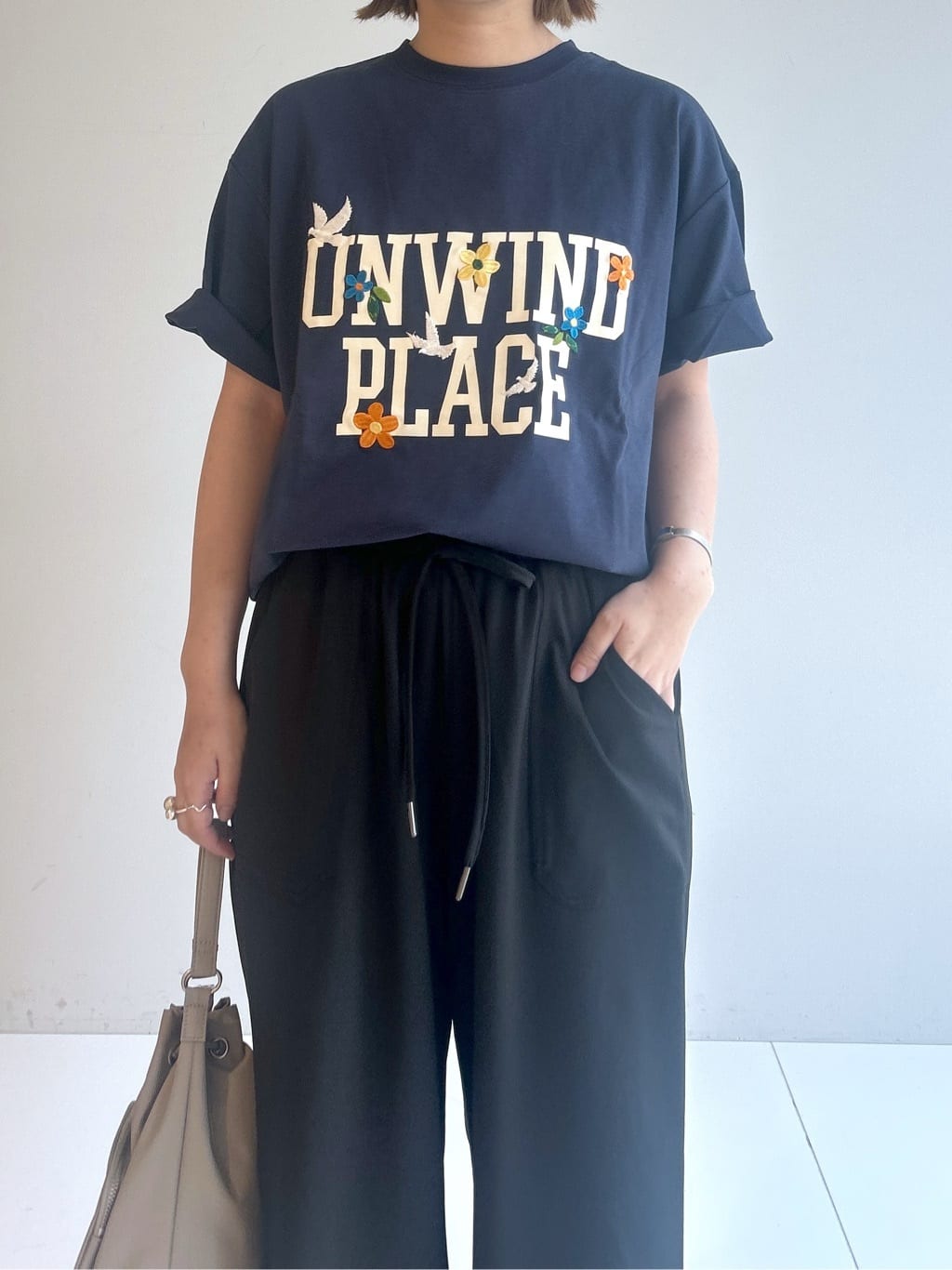 Hirokaさんの「Dessin｜ロゴ刺繍Tシャツ」を使ったコーディネート