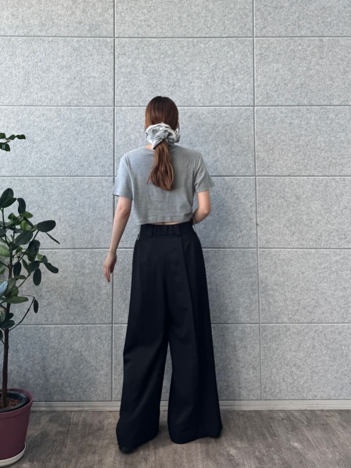 designer yukaさんの「CODE A｜drawstring crop tee」を使ったコーディネート