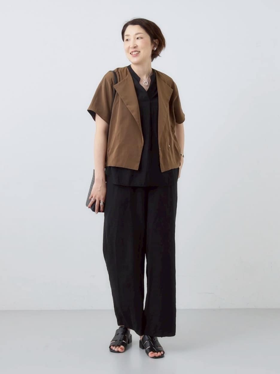 yuriさんの「INDIVI｜【洗える／UVケア／SETUP可能】ドロストワイドパンツ」を使ったコーディネート