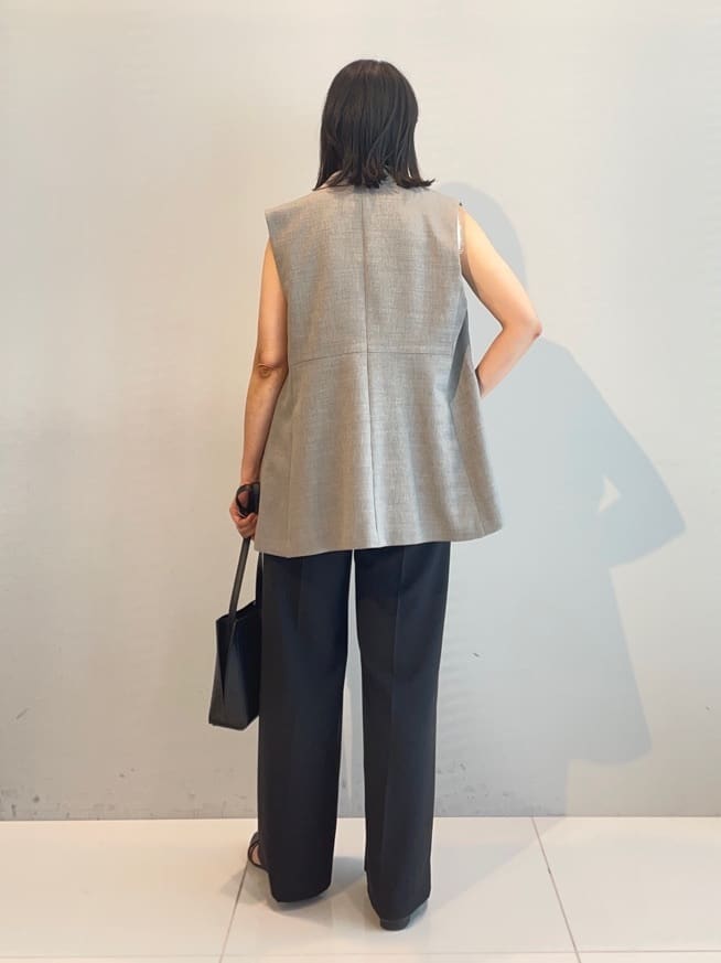 murayamaさんの「INDIVI｜【セットアップ可能】凹凸ストレッチ素材テーラードカラージレジャケット」を使ったコーディネート