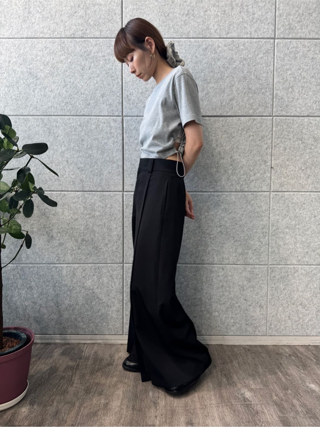 designer yukaさんの「CODE A｜drawstring crop tee」を使ったコーディネート