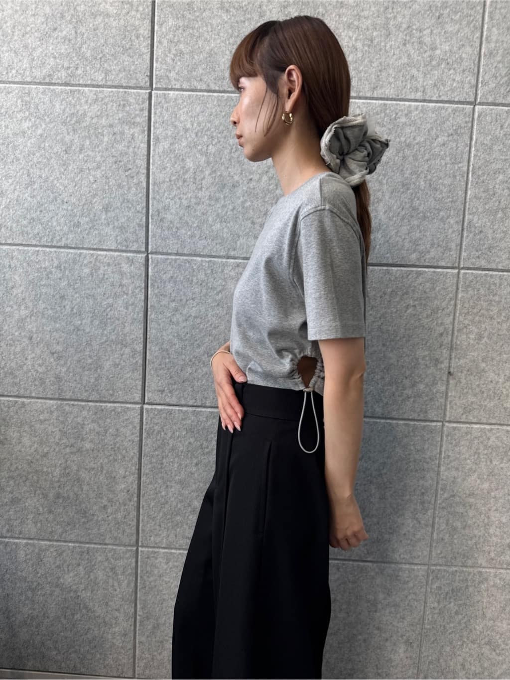 designer yukaさんの「CODE A｜drawstring crop tee」を使ったコーディネート