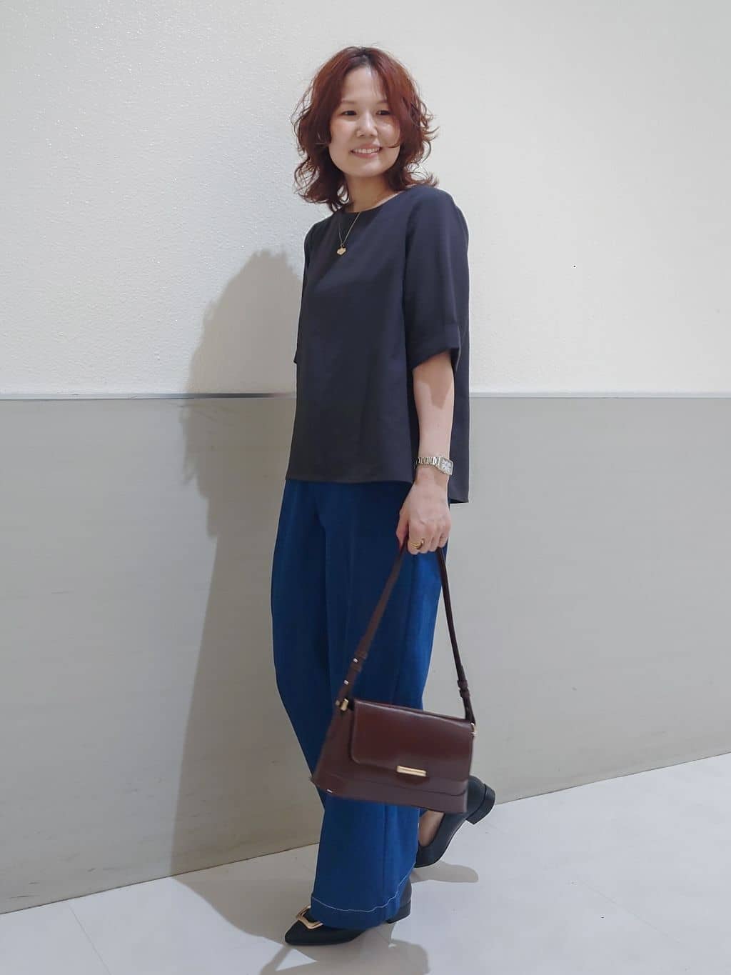 maruさんの「THE SHOP TK｜麻調メッシュブラウス【二の腕カバー/洗える】」を使ったコーディネート