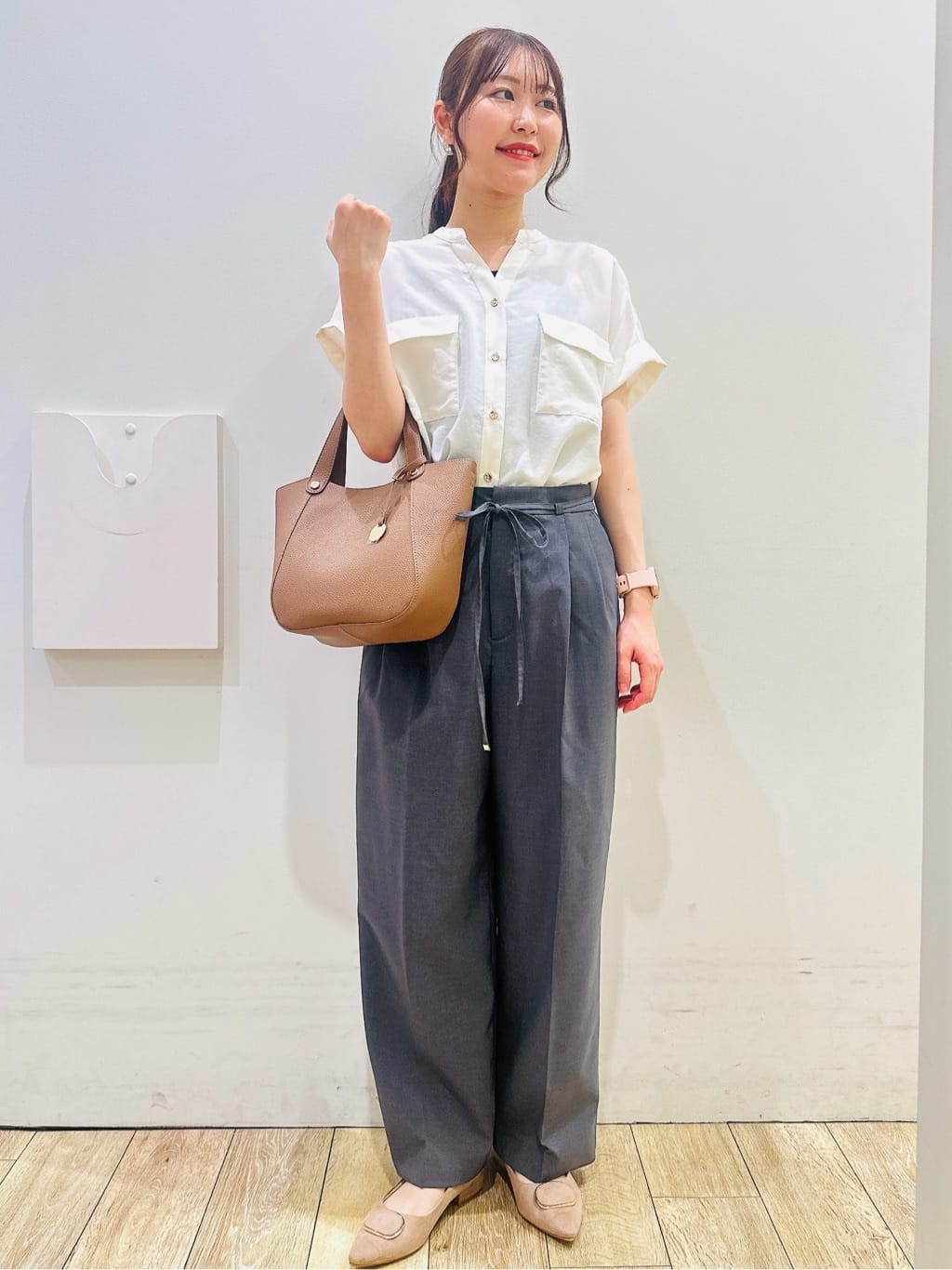 MOMOさんの「index｜【軽量／2WAY】コインカシメシュリンクミドルトートバッグ」を使ったコーディネート