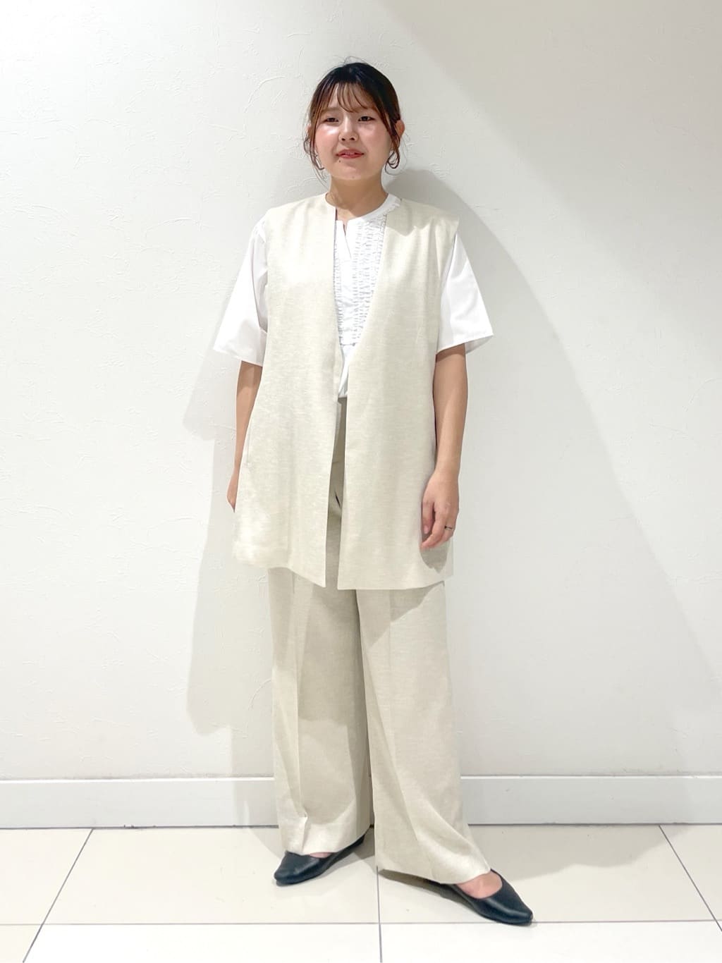 YUUKIさんの「INDIVI｜【洗える】胸元タックフリルブラウス」を使ったコーディネート