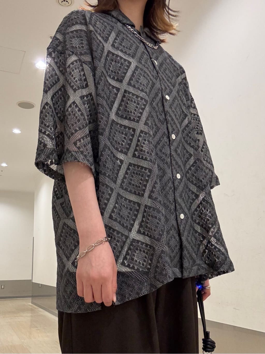 Renaさんの「tk.TAKEO KIKUCHI｜◆片染めレースシャツ」を使ったコーディネート