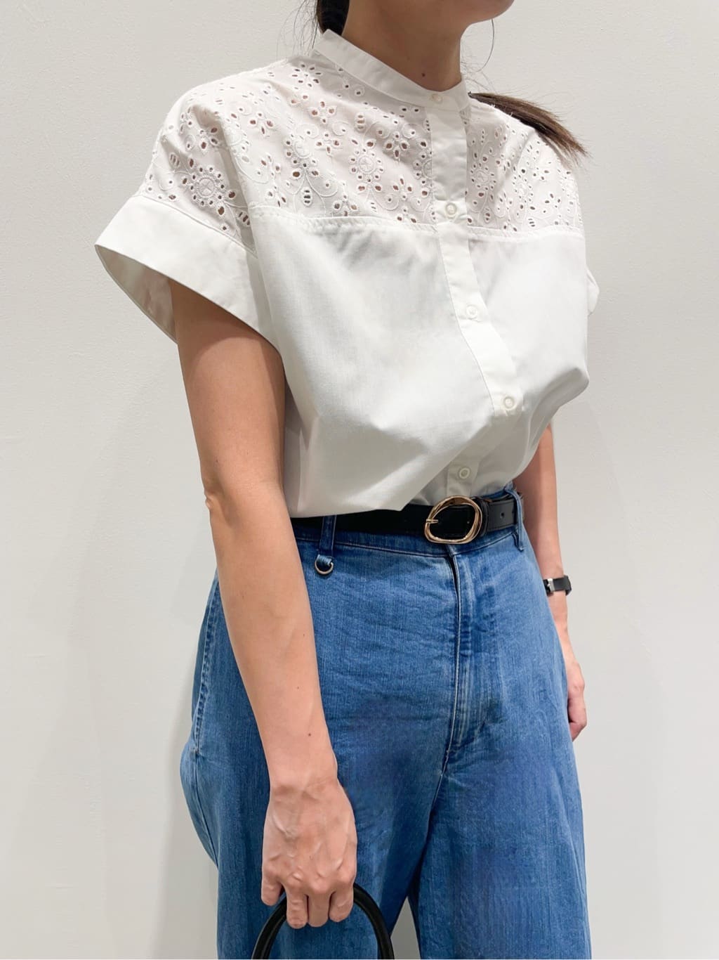 ＷＡさんの「grove｜涼やかさと上品さを兼ね備えた　レースシャツブラウス」を使ったコーディネート