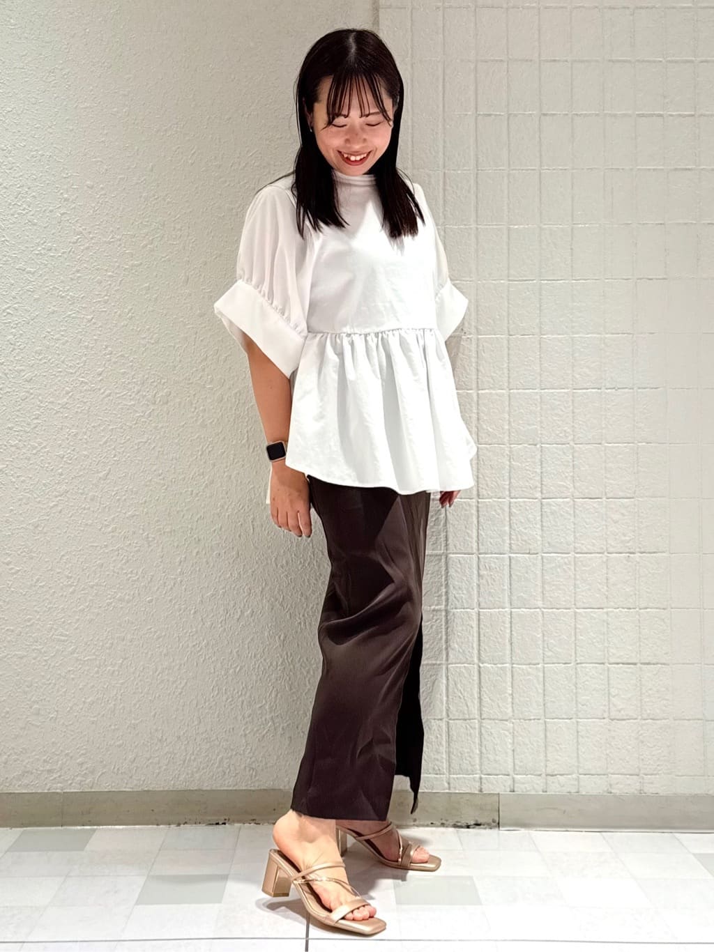 SEIKOさんの「ESPERANZA｜ゴールドラインプレートヒールミュール」を使ったコーディネート