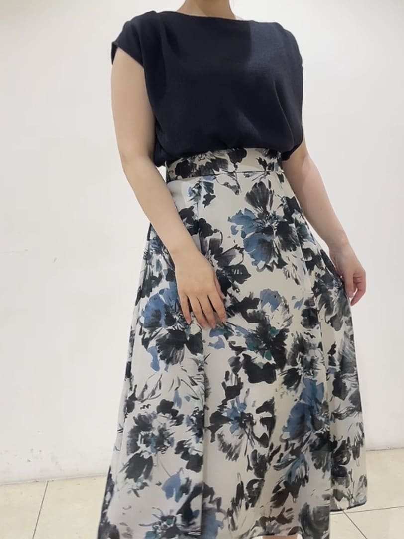 watanabeさんの「UNTITLED｜【ジャージ素材】インナードッキングシアーカットソー」を使ったコーディネート