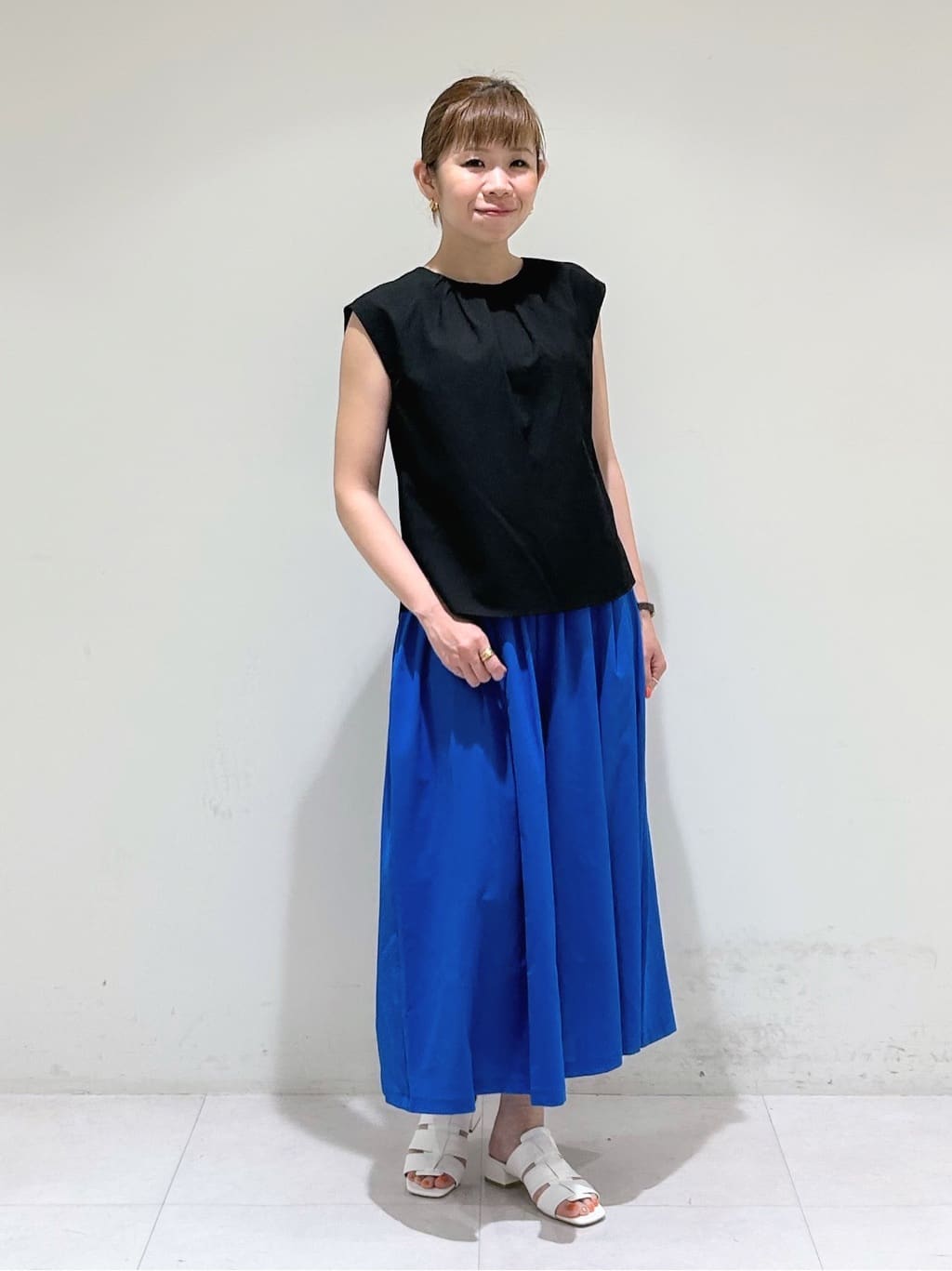 tsuyuさんの「INDIVI｜【軽く羽織れる】ボレロカーディガン」を使ったコーディネート
