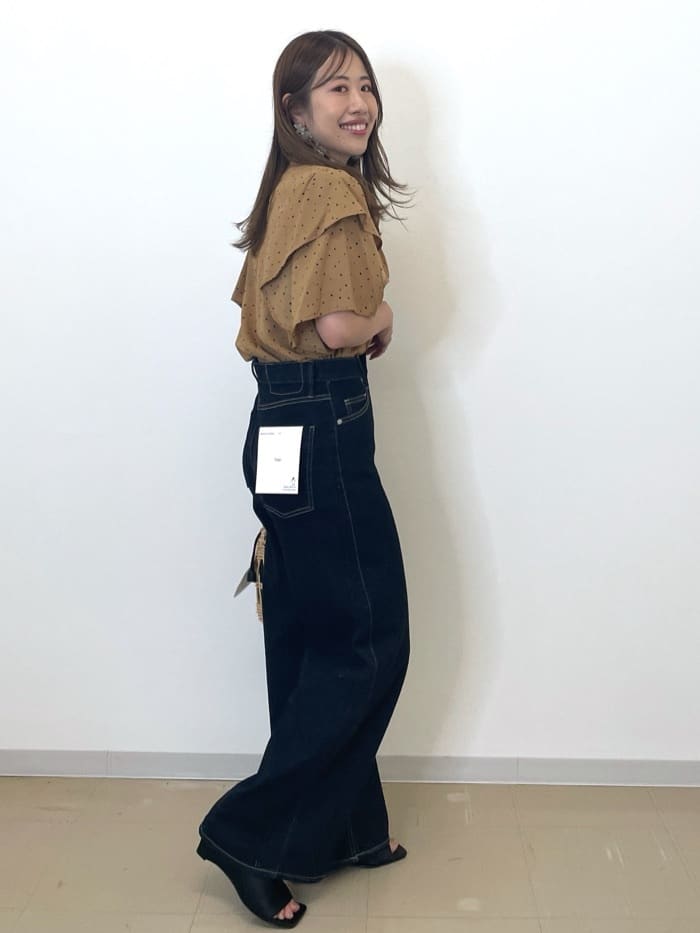 Akiさんの「OPAQUE.CLIP｜ランダムドットフリルブラウス【洗濯機洗い可】」を使ったコーディネート