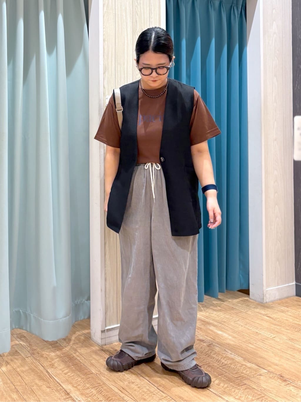 砂糖さんの「SHOO･LA･RUE｜【S-LL】夏のレイヤードコーデに さらりと着られるメッシュジレ」を使ったコーディネート