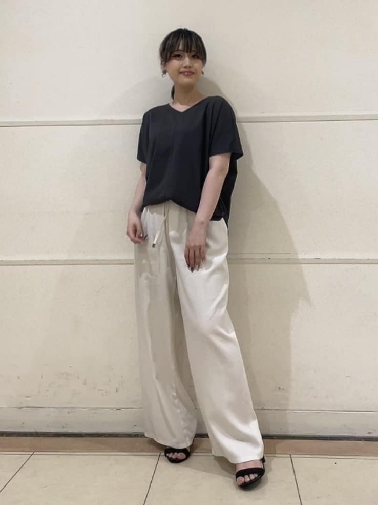 watanabeさんの「UNTITLED｜【接触冷感/洗える】Vネックコットンプルオーバー」を使ったコーディネート