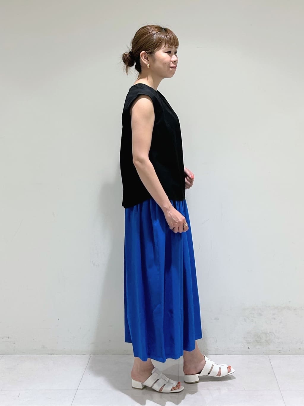 tsuyuさんの「INDIVI｜【軽く羽織れる】ボレロカーディガン」を使ったコーディネート