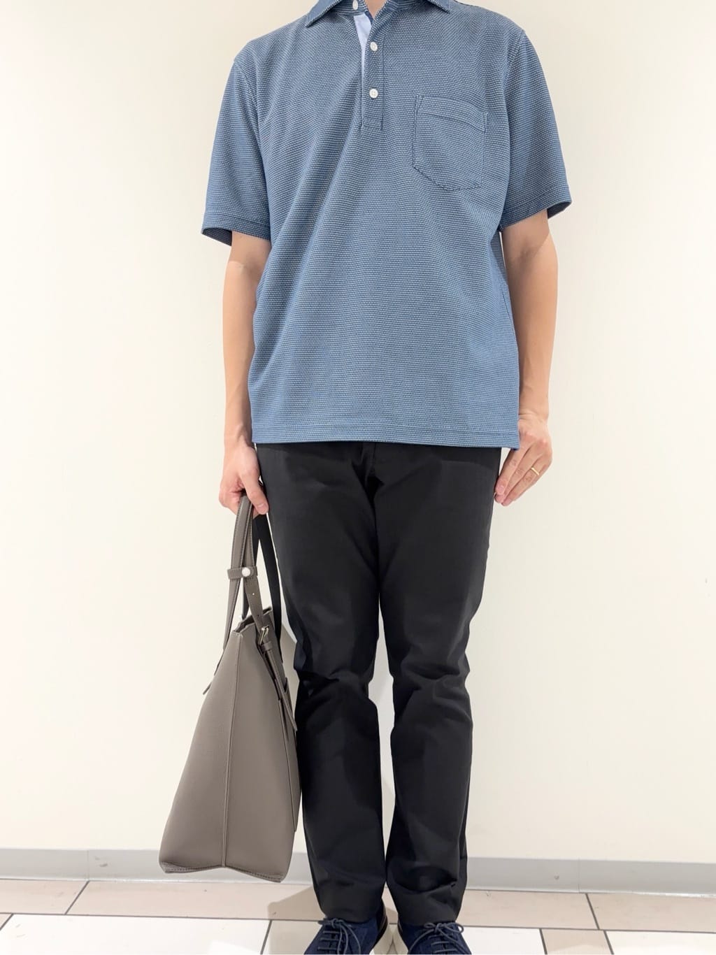 及川さんの「TAKEO KIKUCHI｜【抗菌防臭／9色5サイズ展開】ハニカムメランジ ポロシャツ」を使ったコーディネート