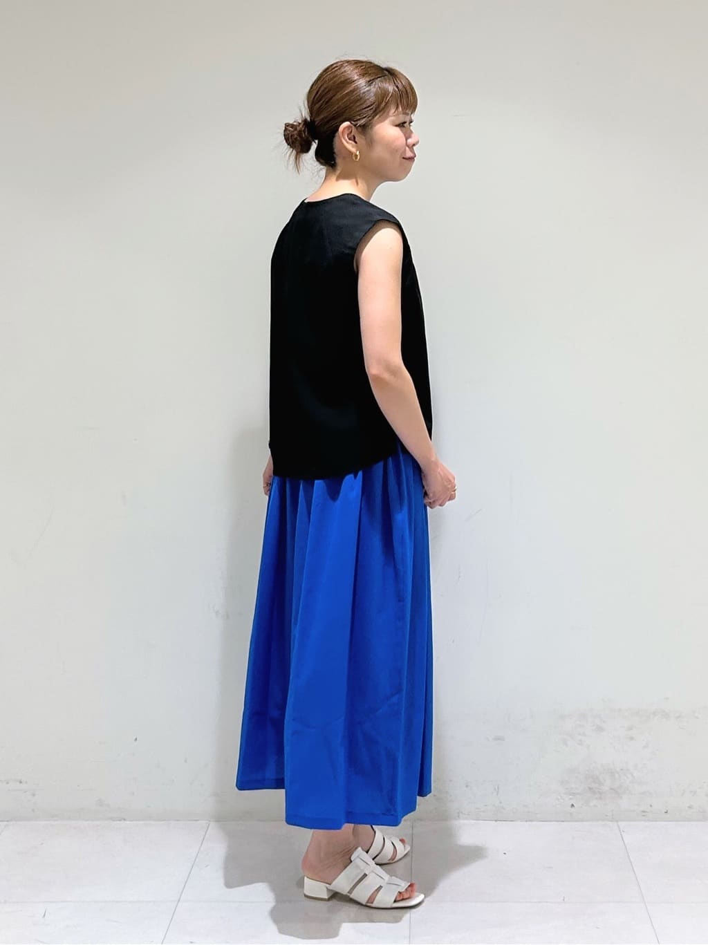tsuyuさんの「INDIVI｜【軽く羽織れる】ボレロカーディガン」を使ったコーディネート